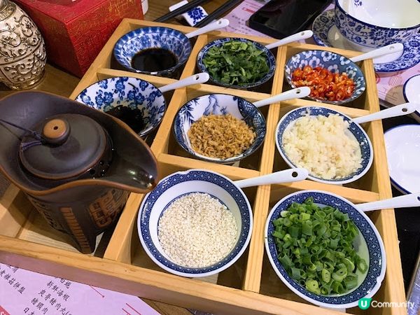 全港嘅古裝宮廷火鍋店其一「香香宮煮」， 