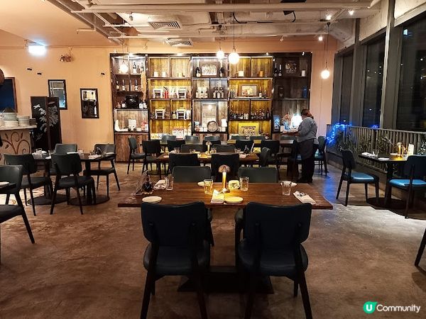 靜靜地享受美食