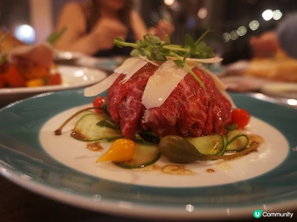 靜靜地享受美食