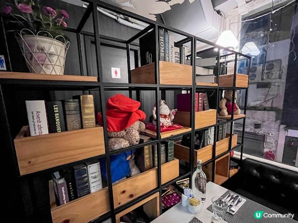 【飲食】觀塘．工廠大廈內擁有cafe & 酒吧格調的西餐廳｜i kitchen