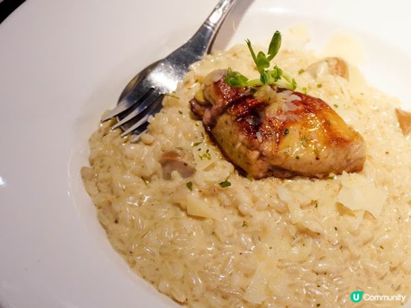 【飲食】觀塘．工廠大廈內擁有cafe & 酒吧格調的西餐廳｜i kitchen