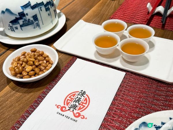 香港正宗潮州菜，必試蠔仔粥和滷水！🤤