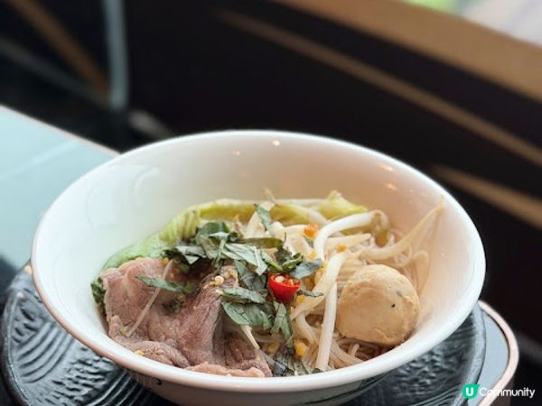 東南亞風味下午茶。當中兩款無限任食!