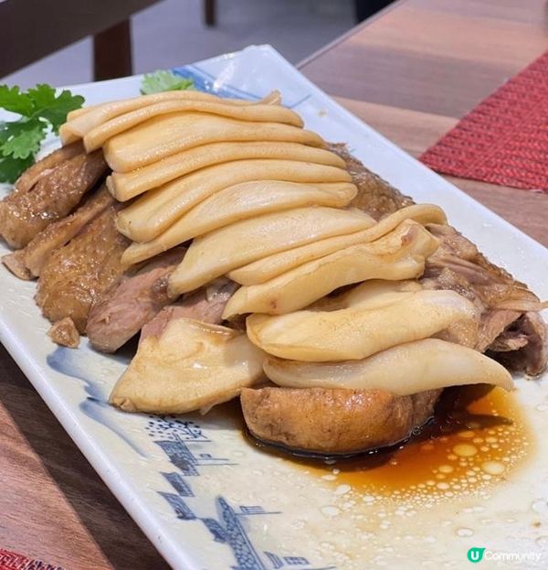 去潮州餐廳當然要點滷水鵝拼墨魚片，鍾意墨魚片嘅口感，滷水鵝亦...