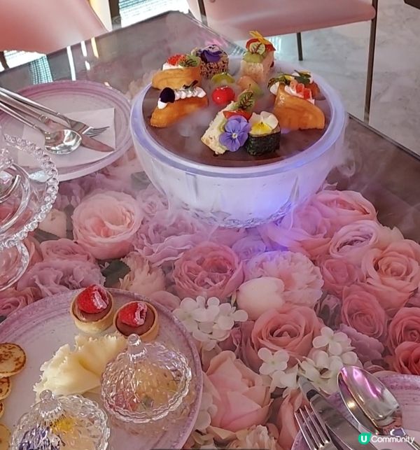 粉紅色系列，以花入饡，童話式的場面好浪漫，好適合女仔打卡，而...