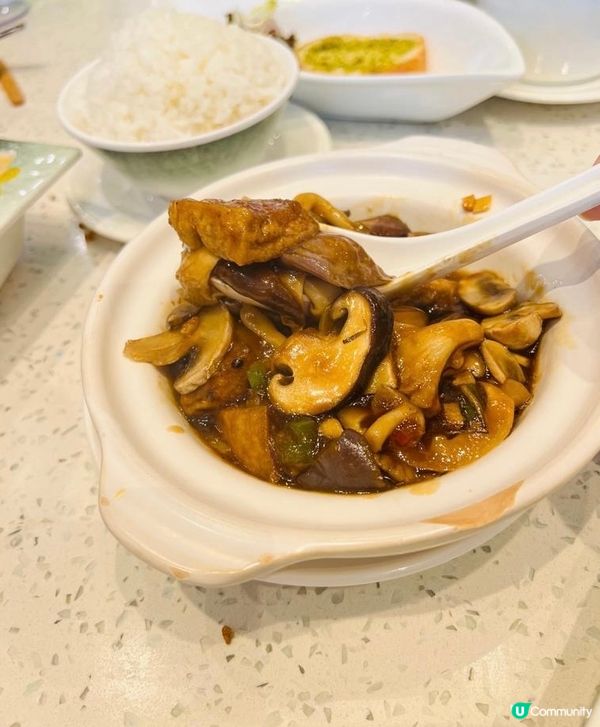 呢排食得太多火鍋同肉，晏晝食返個羅漢齋飯，裏便主要都係雜菌同...