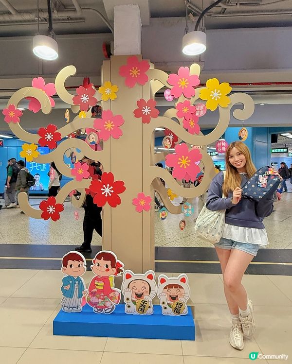 九龍塘地鐵站好多人排隊印相