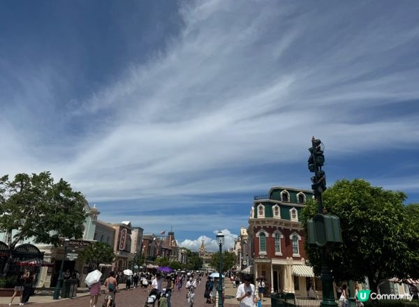 米奇雪糕，食到咀邊都係。🍦