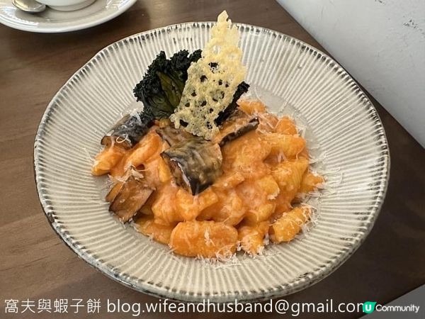 窩夫與蝦子餅食在西營盤