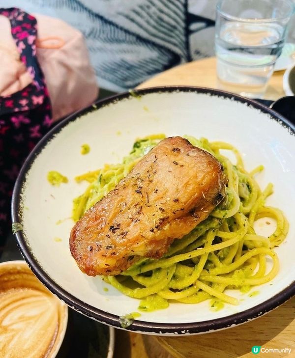 慢煮香草牛油果醬雞扒意粉👍🏻👍🏻