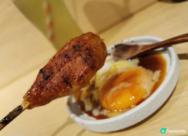 餐廳內裝修簡單，但一絲不苟，很多小擺設也看得出設計者的心思。...