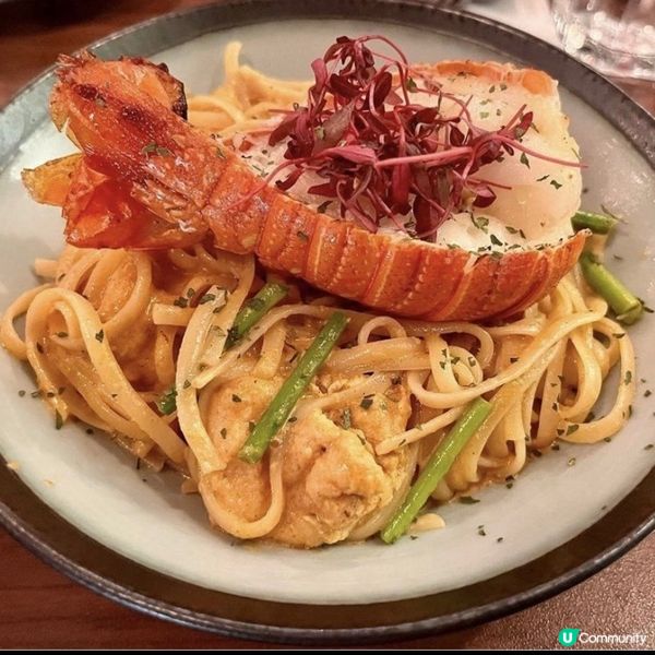龍蝦香草忌廉意粉·龍蝦啖啖肉鮮味彈牙，醬汁濃稠