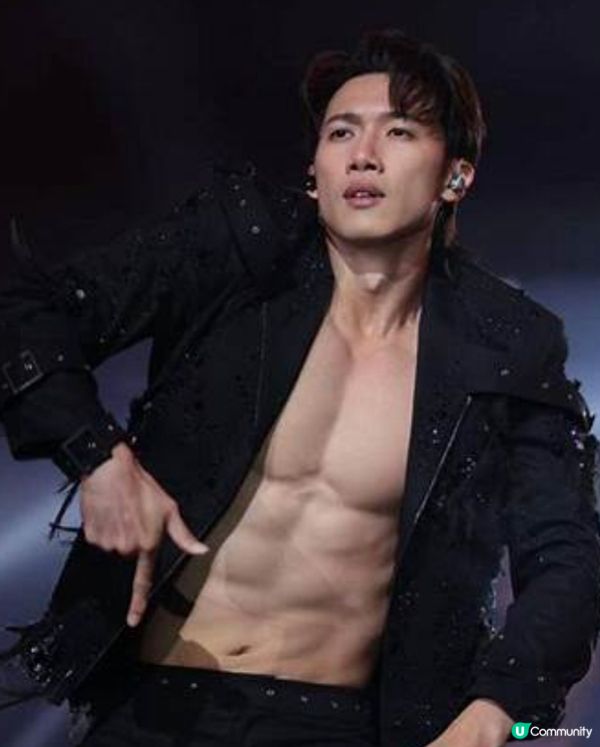 邱士縉 - 香港男歌手，香港男子跳唱組合MIRROR成員
