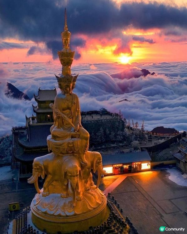 峨嵋山清晨雲海