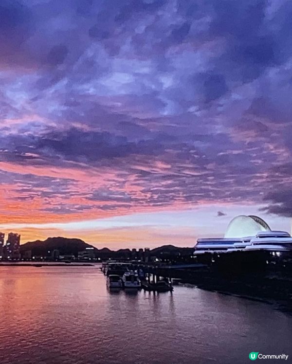 (1) 比利時列日市 (2) 新加坡 Marina Bay ...