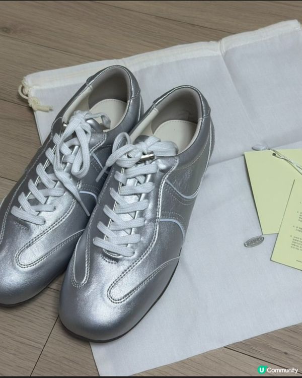 👟 韓國超靚平底波鞋分享：NUUS 銀色閃閃鞋✨