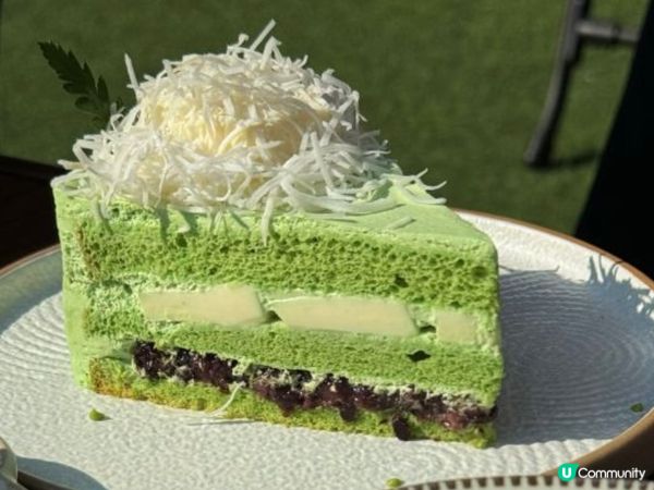 抹茶芝士紅豆蛋糕·有清淡的抹茶味·芝士味比較濃郁·好味道