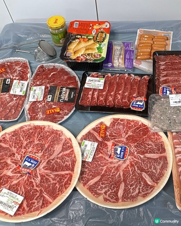 一家人喺屋企食飯吹水