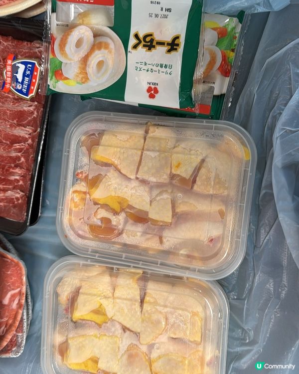 一家人喺屋企食飯吹水