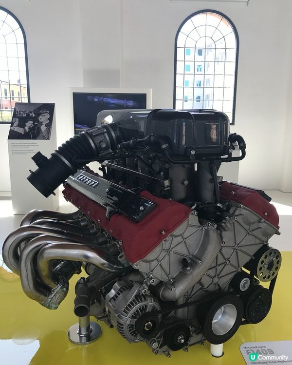 這兒就像在法拉利的 Showroom 一樣,看得一眾車就迷雙...