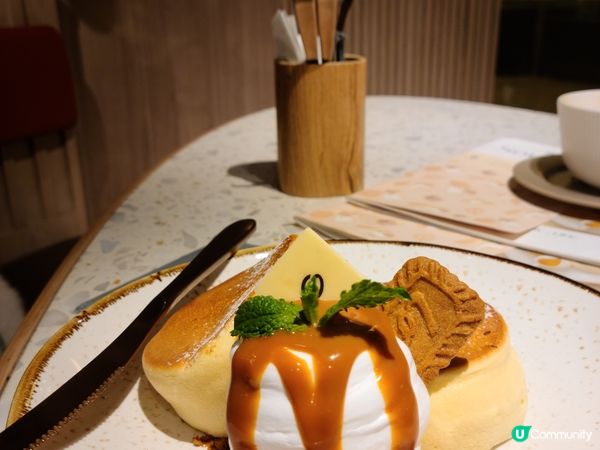 🐶：汪！我爸媽話呢間好味，食得好開心...搞到我都心思思都想...