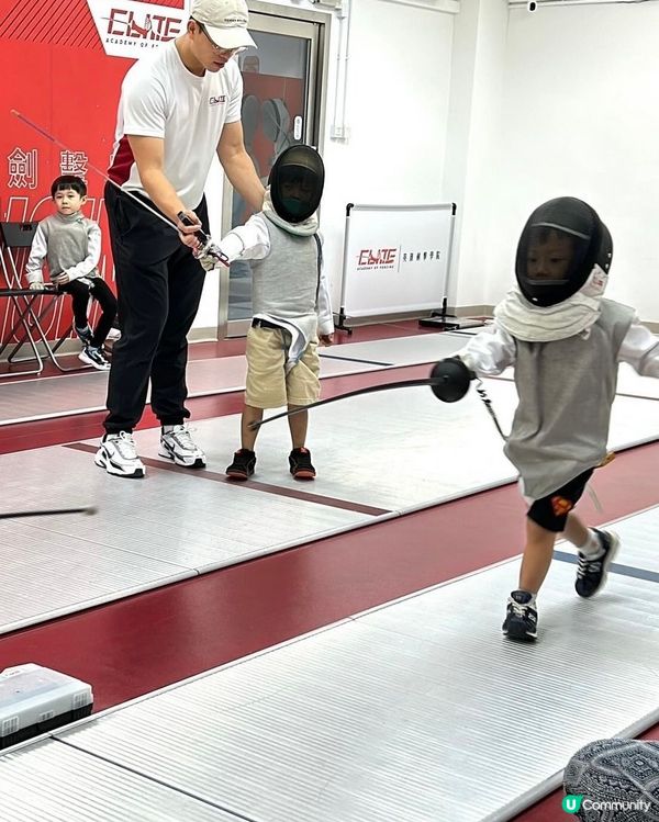 【 從小培養對劍擊的興趣 】