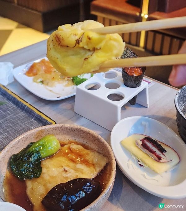 有貓山王榴槤為主題的任食放題