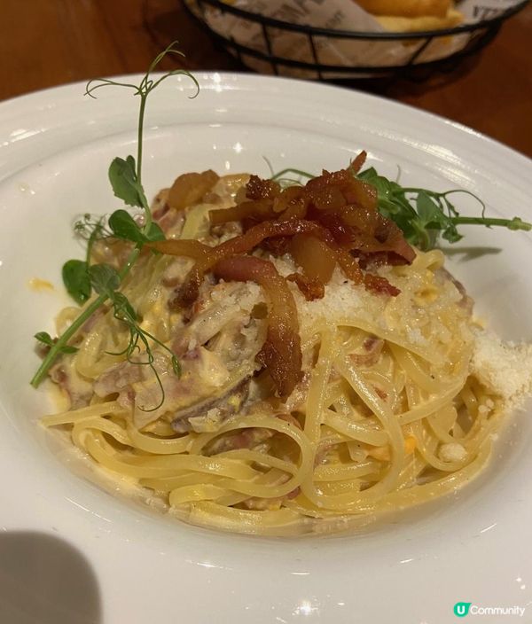 一大夥人 愉快的晚餐