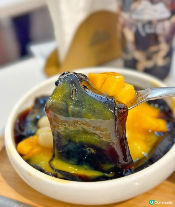 台中🇹🇼逢甲夜市拉絲仙草凍你食過未？ 