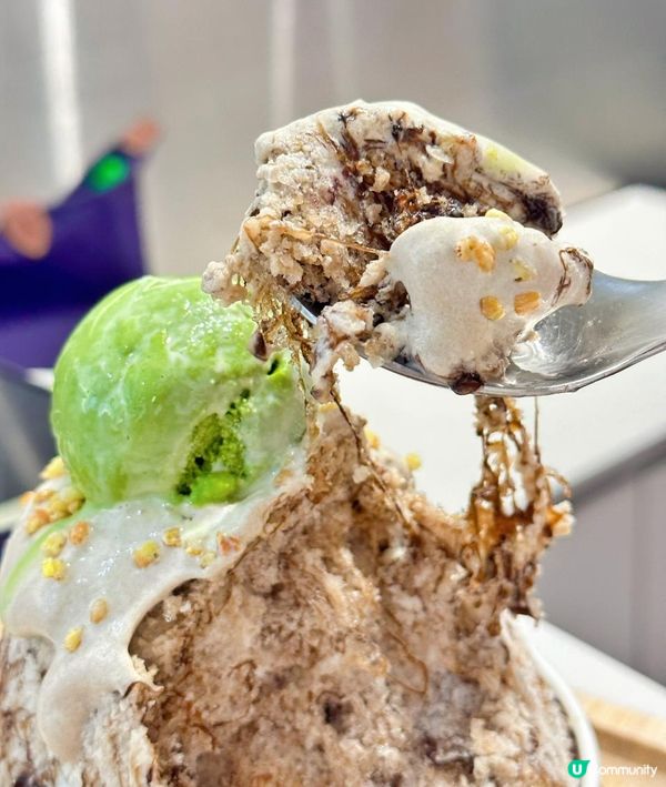 台中🇹🇼逢甲夜市拉絲仙草凍你食過未？ 