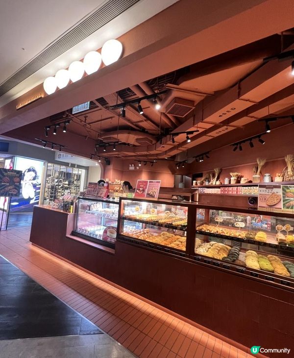 分店限定🍦忌廉筒&巨大版嘅牛角酥🥐