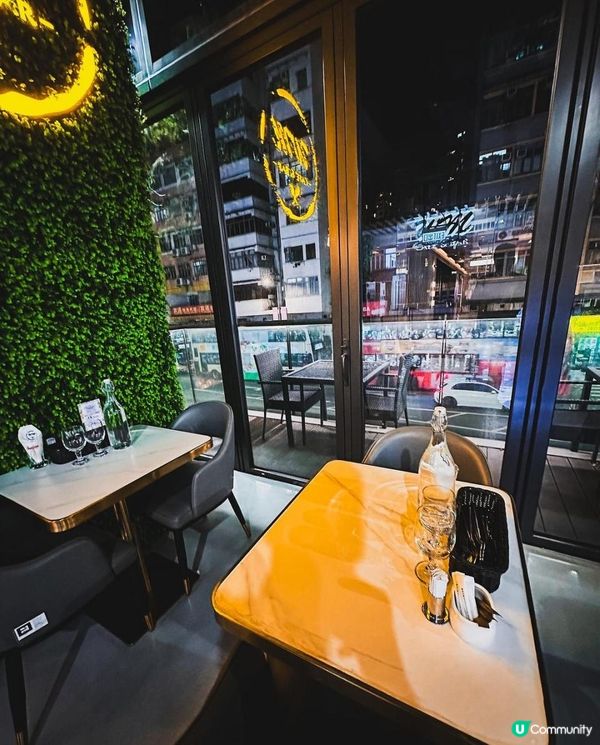 WM Café & Bar x 土瓜灣美食 | 流心爆漿外脆内軟蛋白霜餅 $1抵飲限定精選生啤 | cafe/西餐/甜品/下午茶/露台/啟岸