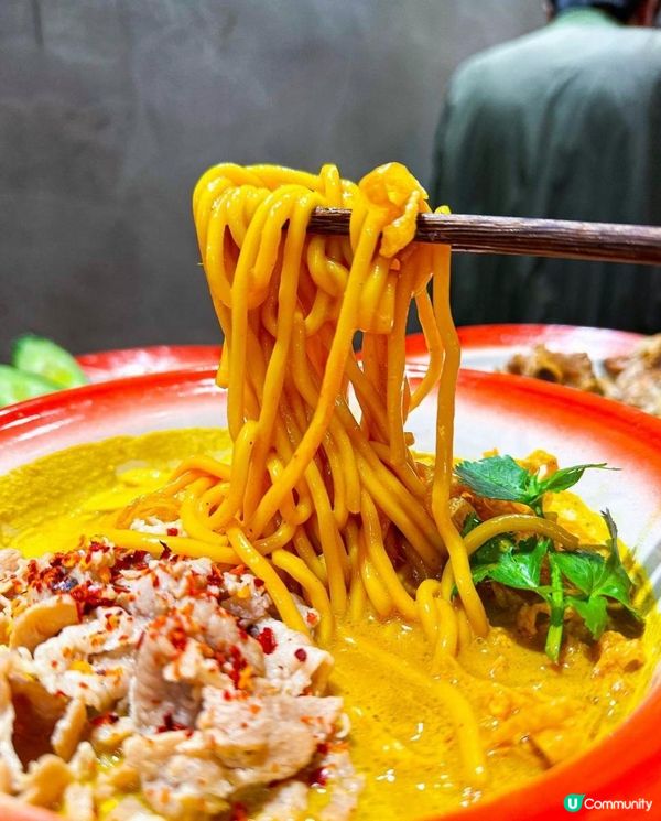 面圓圓 x 太子美食 | 香港少見泰北菜小店 濃郁金咖喱麵配脆脆 | 泰國菜/泰國餐廳/泰式奶茶/蝦餅/火山排骨/泰式/鳳爪/小食