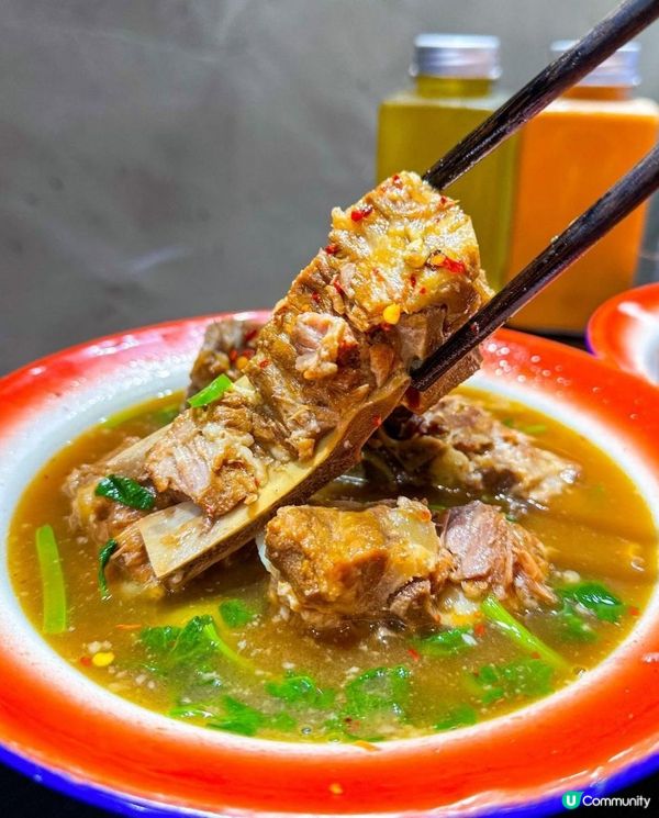 面圓圓 x 太子美食 | 香港少見泰北菜小店 濃郁金咖喱麵配脆脆 | 泰國菜/泰國餐廳/泰式奶茶/蝦餅/火山排骨/泰式/鳳爪/小食