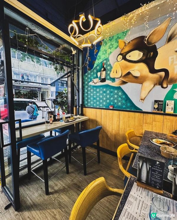 Flying Pig Bistro x 西環美食 | 必試蒜香松露避風塘蟹意粉 超Chill半露天座位 | burger/甜品/brunch/西營盤/全日早餐