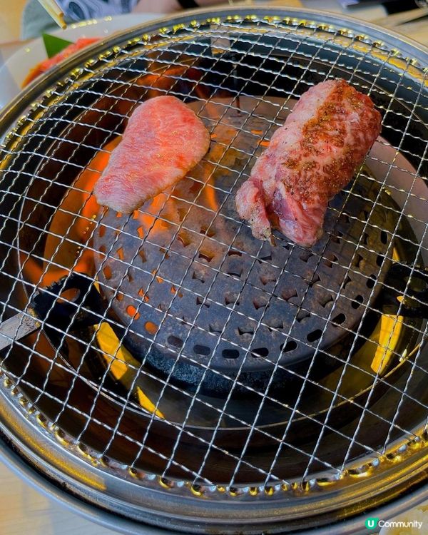 餐廳喺厚福街𝟐𝟏樓，好高好chill喔，仲有好大的落地玻璃窗...