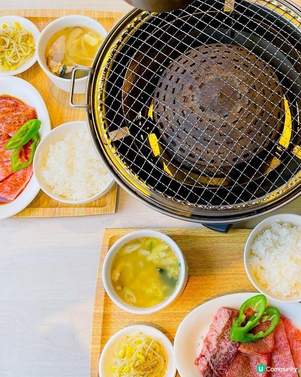 餐廳喺厚福街𝟐𝟏樓，好高好chill喔，仲有好大的落地玻璃窗...