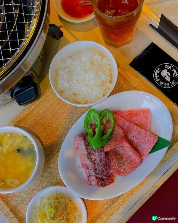 餐廳喺厚福街𝟐𝟏樓，好高好chill喔，仲有好大的落地玻璃窗...