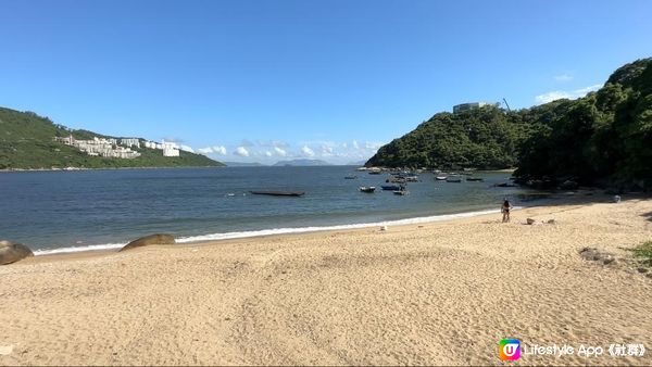 【香港夏日好去處】輕鬆去「隱世小沙灘」⁉️😻 有野餐枱有木台·極寫意🤭了無人煙的海邊☀️⛱️～20分鐘即到😋😻🥰