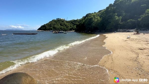 【香港夏日好去處】輕鬆去「隱世小沙灘」⁉️😻 有野餐枱有木台·極寫意🤭了無人煙的海邊☀️⛱️～20分鐘即到😋😻🥰