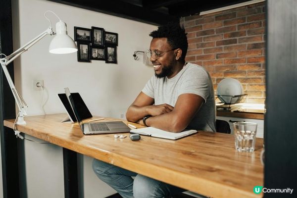 護眼檯燈怎麼挑？書桌擺放訣竅全公開 閱讀舒適不費力