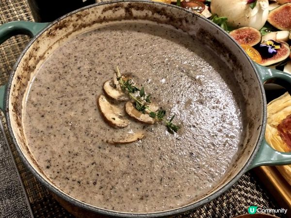 香濃、非常簡單易整嘅忌廉蘑菇湯 🍄。最花時間應該係切材料，但...