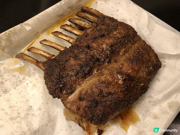 做法一啲都唔複雜嘅焗羊架，用幾種香料醃一晚再焗就搞掂，惹味之...