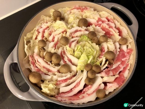 呢個日式千層白菜豬肉鍋曾經有一排好紅好多人整，不過之前我就無...