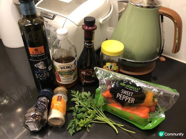 呢個清新又簡單易整嘅彩椒香草沙律係我其中一個最鍾意嘅沙律，顏...