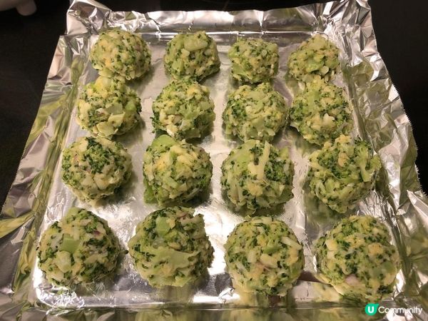 健康、好味又易整，呢個焗西蘭花芝士波波唔洗油炸都好香脆，好適...