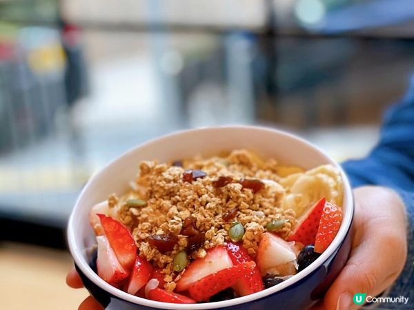 蘇豪區又有新嘅coffee shop進場啦☕️，藍白色餐廳外...