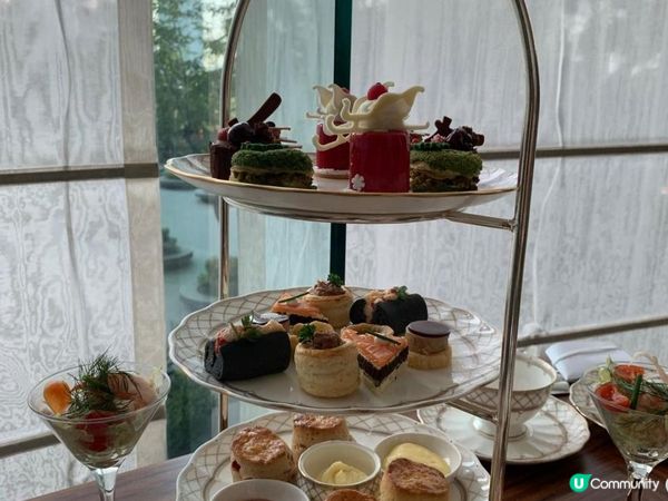 香港君悅酒店位於灣仔會展中心，當中「茶園」的下午茶十分出名。...