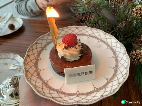 香港君悅酒店位於灣仔會展中心，當中「茶園」的下午茶十分出名。...