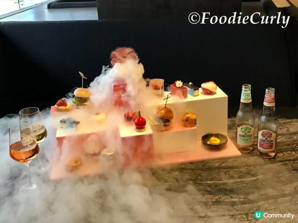 港威酒店推出了Somersby主題下午茶，還是會噴煙的呢！是...